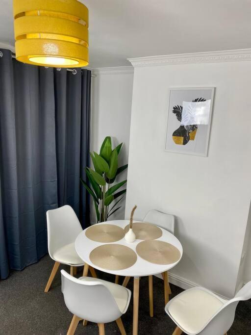 Home In Medway Gillingham 질링엄 외부 사진