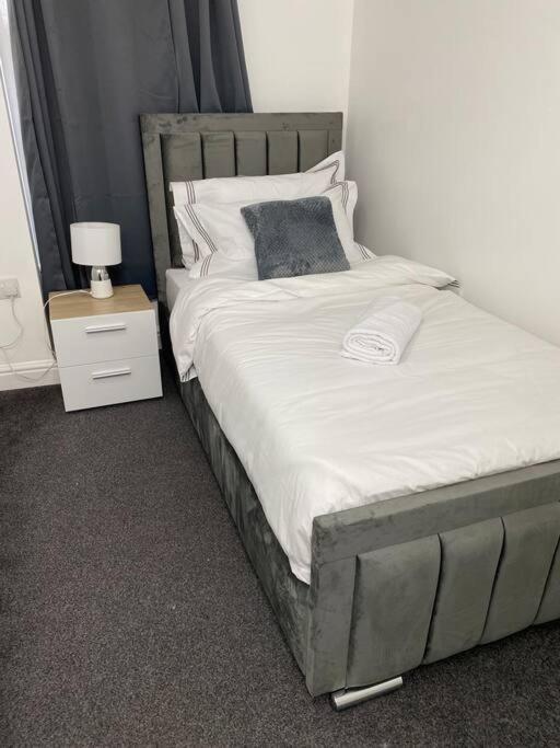 Home In Medway Gillingham 질링엄 외부 사진